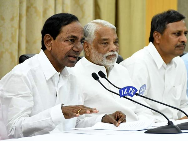 ప్ర‌త్యేక హోదా పై చంద్ర‌బాబు సెల్ఫ్ గోల్..!