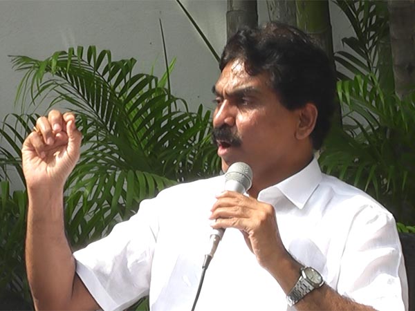 ఎవ‌రిని ఇబ్బంది పెట్టే ఉద్దేశం కాదు..! రాజకీయాల్లో ఏమైనా జ‌ర‌గొచ్చన్న రాజ‌గోపాల్..!!