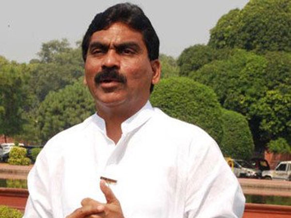 ఇవిగో కేటీఆర్ తో జ‌రిపిన వాట్స‌ప్ సంభాష‌ణ‌లు..! స్క్రీన్ షాట్ షేర్ చేసిన రాజ్ గోపాల్..!!