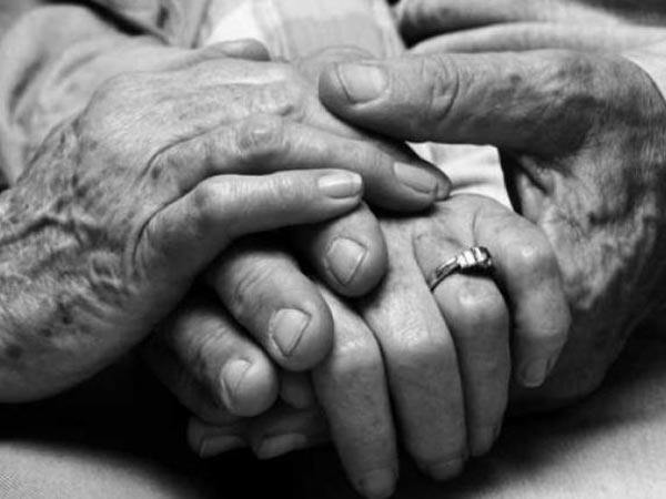  72 ఏళ్ల తర్వాత కలిసి కన్నీటి పర్యంతమైన శారద, నంబియార్