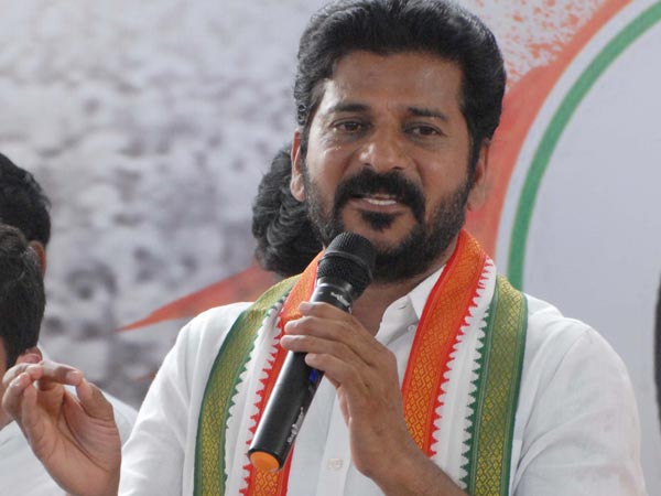  కేసీఆర్‌కు ఏడాది జైలు శిక్ష విధించాలి
