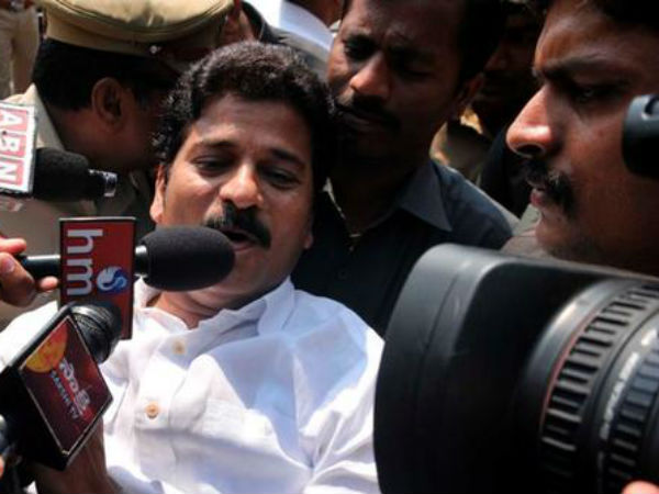 అందరూ తప్పుకుంటే ఈయన కూడా..!