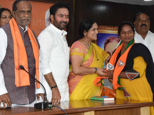  చాంద్రాయణగుట్టలో అక్బరుద్దీన్ వర్సెస్ సయ్యద్ షెహజాదీ