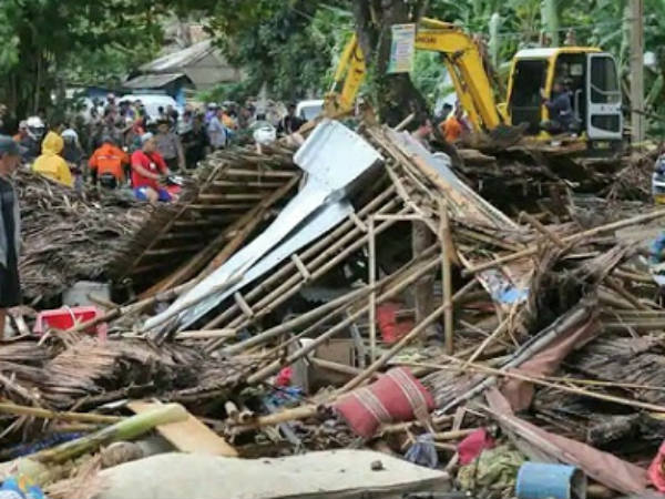 బద్ధలైన అగ్నిపర్వతం.. మృత్యు పాశం