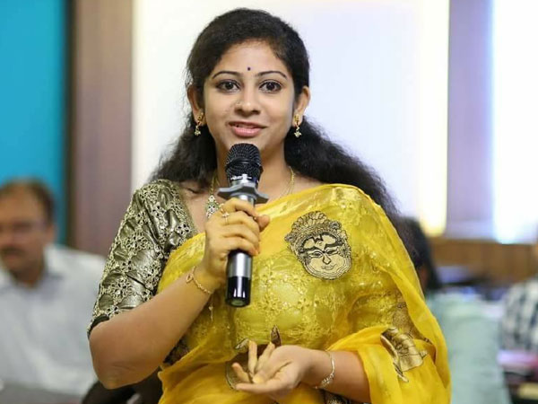  కాంగ్రెస్‌కు వ్యతిరేకంగా కాదు.. దోస్తీపై లాజిక్ టీడీపీ యామిని లాజిక్