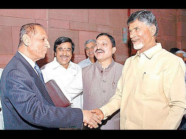 ఇంకా అదే గ్యాప్‌..