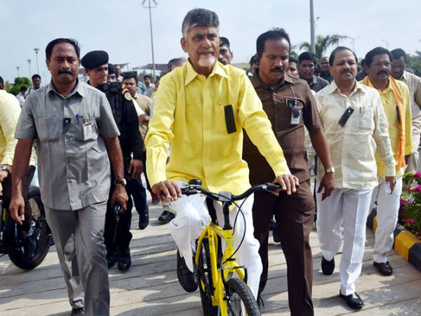 ముఖ్య‌మంత్రి తీరు ఇలాగేనా...!