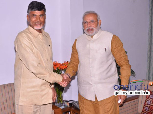 మోడీపై ప్రశంసలు, ఎన్నికలకు ముందు ఇలా