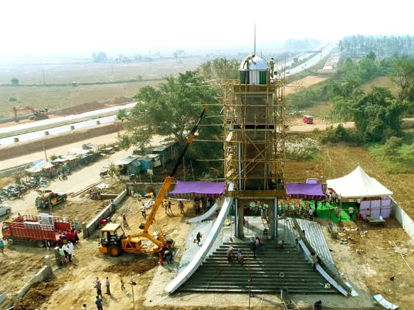 రికార్డు పాద‌యాత్ర ... ప్ర‌తీక‌గా భారీ స్థూపం..