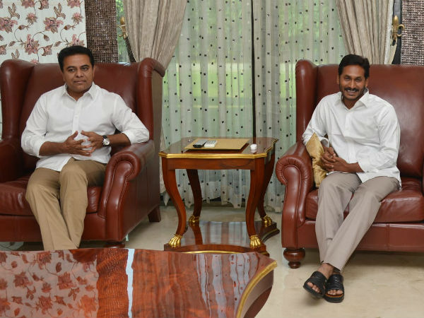 జగన్ అదే విధంగా ఆలోచిస్తున్నారు జగన్ అదే విధంగా ఆలోచిస్తున్నారు