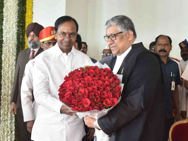 telangana high court started, cj and 12 justice taken oath