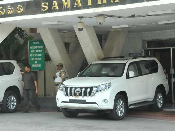 స్టైలిష్ అండ్ లగ్జరీ