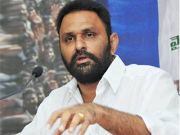 ఈ పోటుగాళ్లు సంవత్సరానికి 365 రోజులు వెళ్తున్నారా