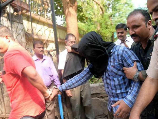 పోలీసులకు దొరికాడు ఇలా..