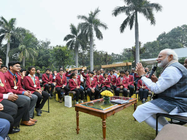 పిల్లలను అభినందించిన ప్రధాని మోడీ