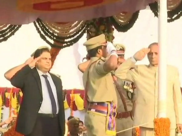 అసెంబ్లీ లో త్రివ‌ర్ణ ప‌తాకం ఆవిష్క‌రించిన కోడెల‌..! అభివ్రుద్దికి చిరునామా ఏపీ అన్న స్పీక‌ర్..!