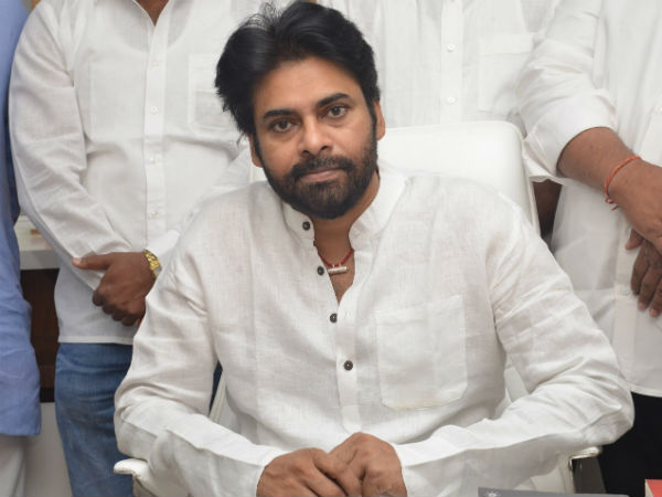 పవన్ కళ్యాణ్ విషయంలో కొత్త ట్విస్టులు ఇస్తున్నారు పవన్ కళ్యాణ్ విషయంలో కొత్త ట్విస్టులు ఇస్తున్నారు