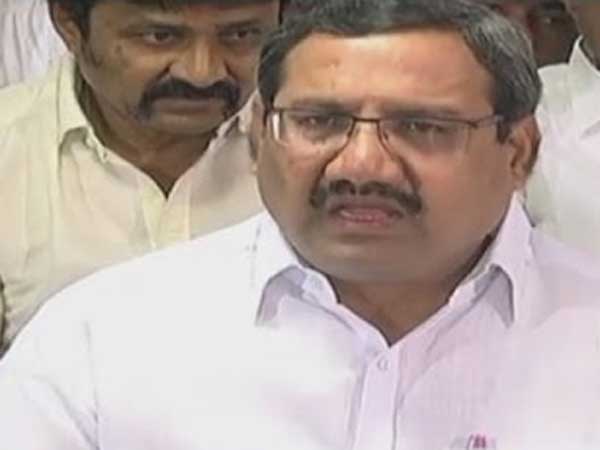 హౌసింగ్ సొసైటీ భూముల కోసం కొత్త నాటకం..! ఏపీఎన్జీవోలపై టీఎన్జీవోలు గరంగరం..!! హౌసింగ్ సొసైటీ భూముల కోసం కొత్త నాటకం..! ఏపీఎన్జీవోలపై టీఎన్జీవోలు గరంగరం..!!