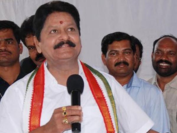  కాంగ్రెస్ పార్టీ నుంచి సర్వే సస్పెండ్