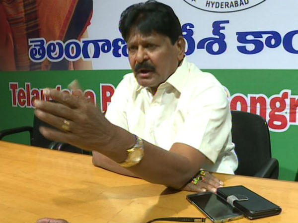 ఈ పైలట్ తుపాకికి భయపడి కౌగిలించుకునే రకం ఈ పైలట్ తుపాకికి భయపడి కౌగిలించుకునే రకం