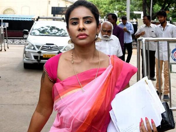 అమ్మాయిల పిచ్చిలేదంటూనే