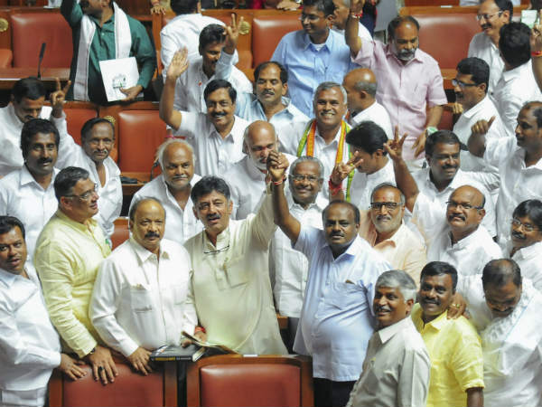 118కి పడిపోయిన ఎమ్మెల్యేల సంఖ్య