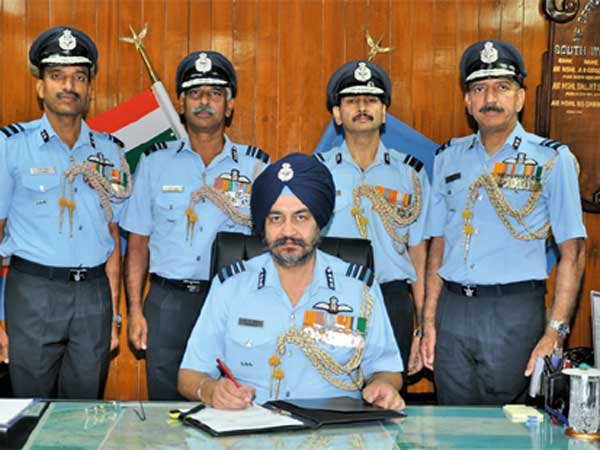 పక్కా టార్గెట్.. ధనోవా రూటే సెపరేటు