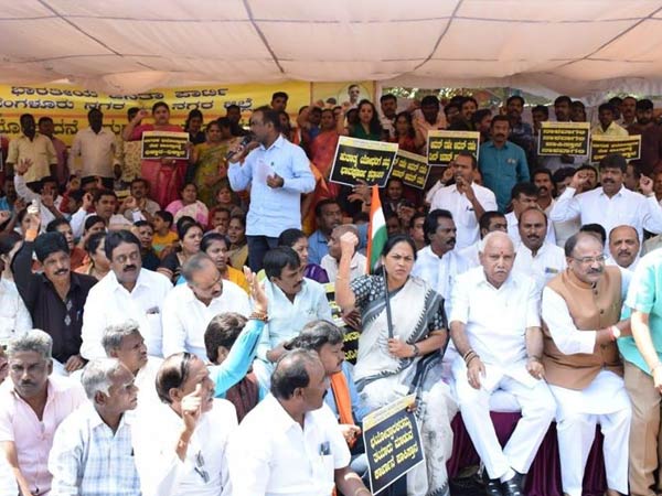 పాక్ తో యుధ్దాలు !