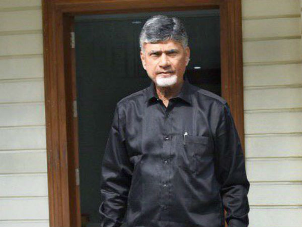 ప్ర‌తిప‌క్షాల‌పై గ‌ళం పెంచిన బాబు..! టైంపాస్ రాజ‌కీయాలంటూ విమ‌ర్శ‌లు..!!