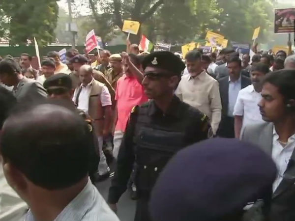 రాష్ట్రప‌తి వ‌ద్ద‌కు 11 మంది బృందం ..