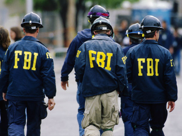 సహోద్యోగుల కోసం సోషల్ మీడియాలో సెర్చ్ చేసింది