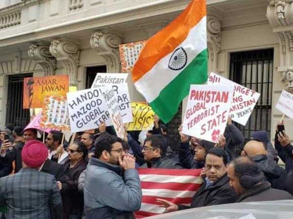 Indian-Americans hold protests outside Pakistani, Chinese consulates in Chicago Indian-Americans hold protests outside Pakistani, Chinese consulates in Chicago