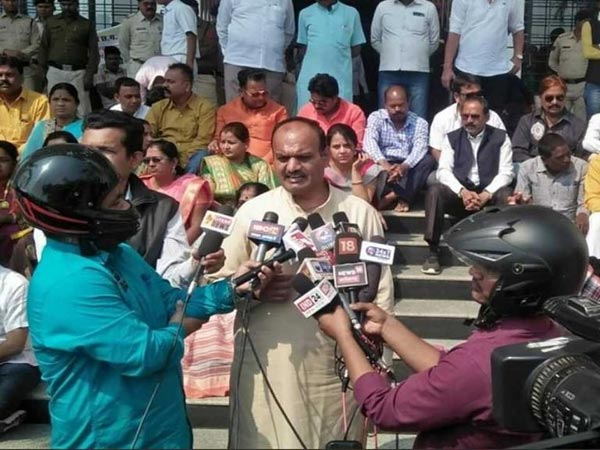 సారీ చెప్పాం.. అయినా అది అంతర్గత సమావేశం