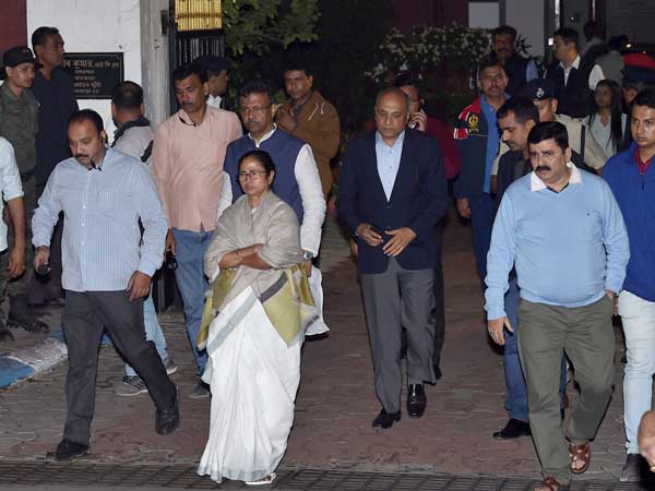 భారీగా రోజ్‌వ్యాలీ కుంభ‌కోణం..! త్రుణ‌మూల్ నేత‌ల ప్ర‌మేయం ఉందంటున్న బీజేపి..!!