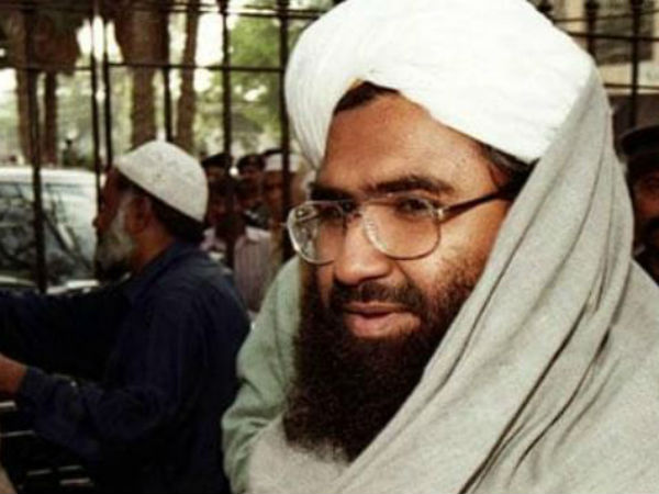 ఒక్క దెబ్బ కొట్టగానే భయంతో వణికిన అజహర్