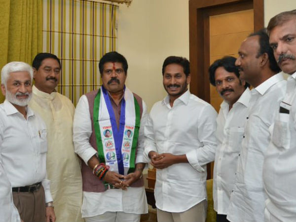 టిడిపి..ఎంపి ప‌ద‌వికి రాజీనామా..