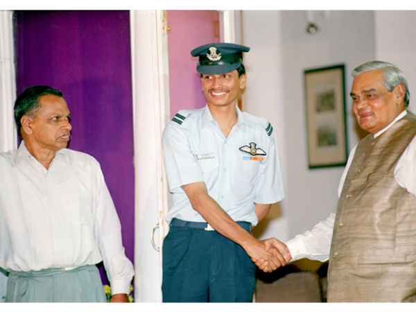 బాధలు పడ్డాడు కానీ భరతమాత రహస్యాలు చెప్పలేదు