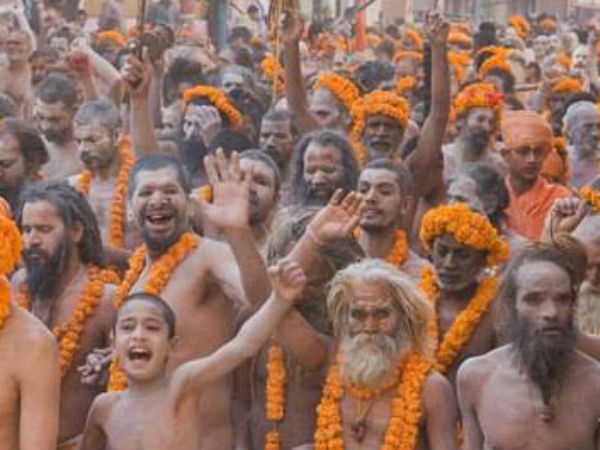 నాగ సాధువులుగా మారడానికి పరీక్షలు