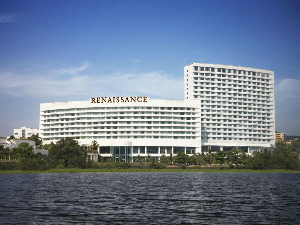 ముంబై రినైసా హోటల్‌లో బందీలుగా కాంగ్రెస్ ఎమ్మెల్యేలు