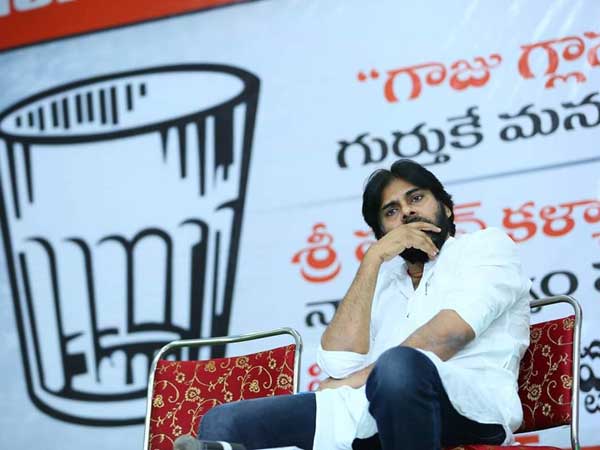 పదవులు పక్కనపెట్టిన పవన్ కళ్యాణ్