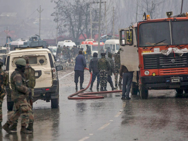 పాక్ ను సర్వనాశనం చెయ్యండి