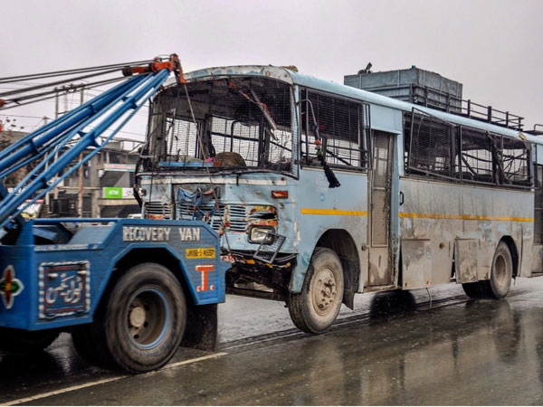 హిజ్బుల్ సంస్థలో 300 ..జైషే సంస్థలో 60 మంది ఉగ్రవాదులే