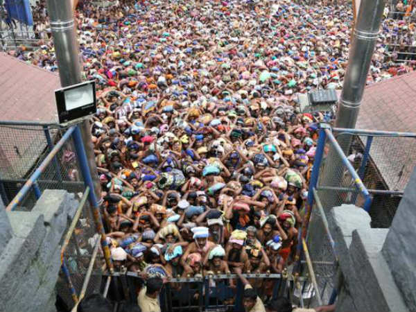 ట్రావెన్ కోర్ దేవస్థానం తరఫున అభిషేక్ సింఘ్వీ