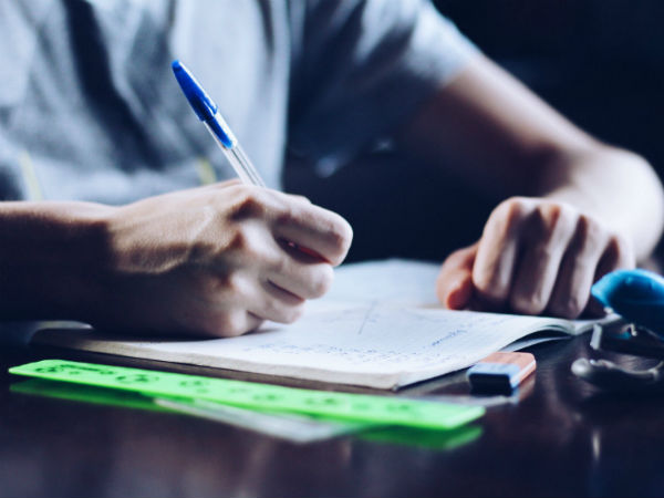 గతంలోనూ పరీక్షల నిర్వహణలో పలు తప్పిదాలు 