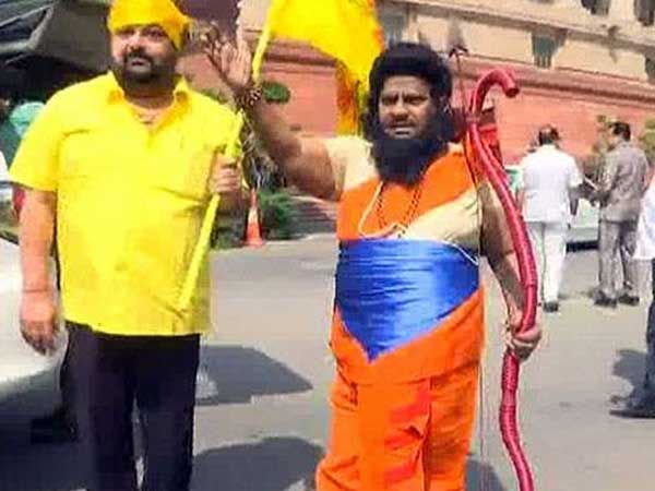 శివప్రసాద్‌ను చూస్తే చాలు టెన్షన్స్ మాయమవుతాయి: మోడీ