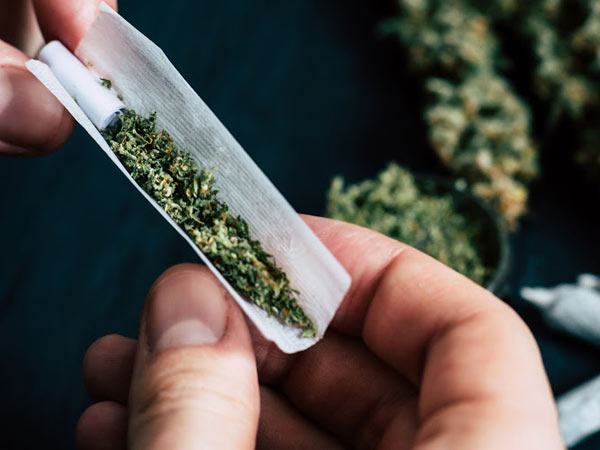 మ‌ద్యం లో కిక్కు వేర‌యా..! తర్వాతి స్థానం గంజాయిదే..!!