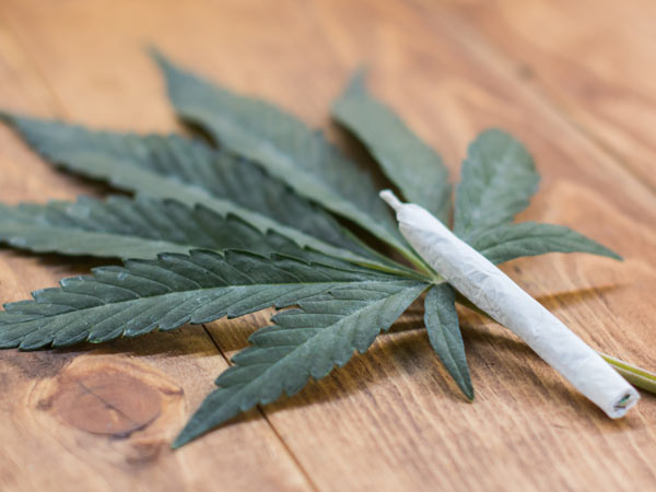  పెరిగిపోతున్న ప‌బ్ క‌ల్చ‌ర్..! మాద‌క ద్ర‌వ్యాల‌కు బానిస‌ల‌వుతున్న యువ‌త‌..!!