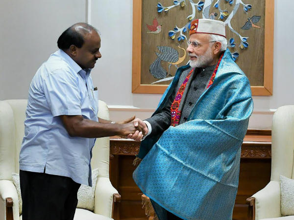 షాక్ ఇచ్చిన ప్రధాని మోడీ