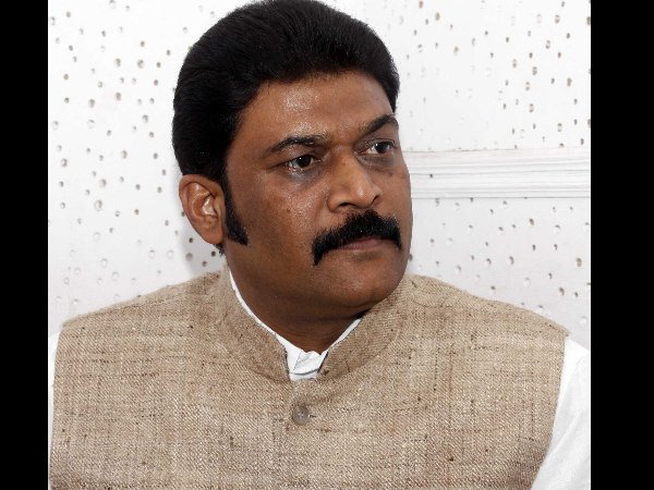ప్రభుత్వ పెద్దలు
