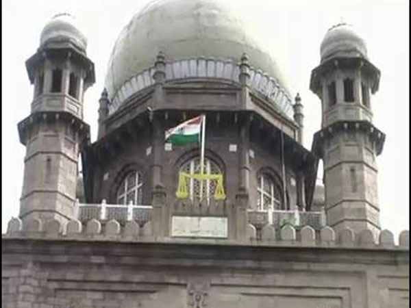 komatireddy case : high court division bench relief to police komatireddy case : high court division bench relief to police